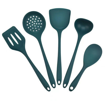 kaufen Großhandel Lebensmittelqualität Weiches Grünes Hitzebeständiges Tischgeschirr Nichtklebendes Topf Küche Rühren Braten Spatula Leckende Löffel 5 Stück Set online manufacture