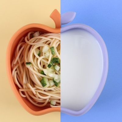 Nahrungsmittelqualität Silikon Baby-Saugbecher Fütterung Schüssel Apfelförmige Silikon-Saugbecher Tischgeschirr sicher und geruchlos