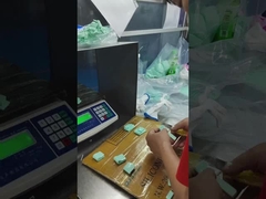 Der Produktionsprozess von hergestellten Sommerspielzeugen aus Silikon